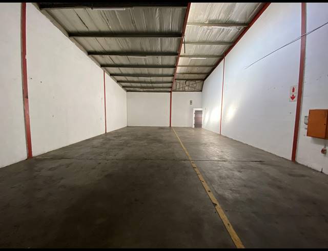 296M² WAREHOUSE TO LET IN SPRINGFIELD